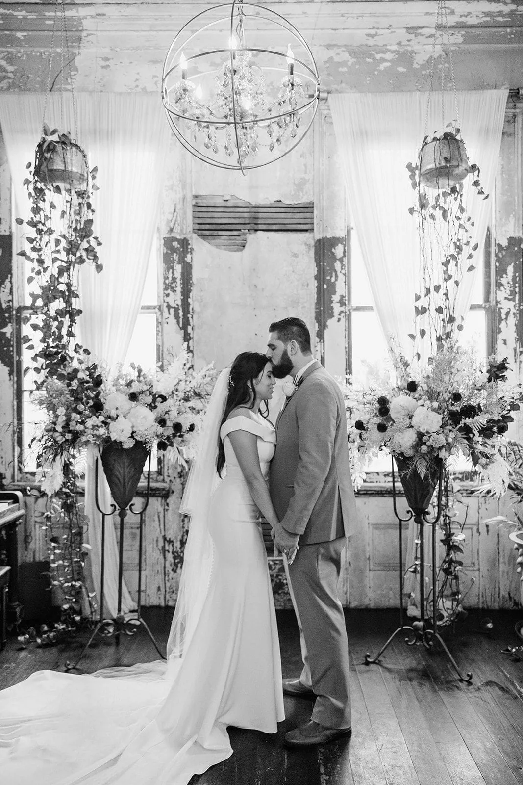 Artistic wedding photography New Orleans. Best wedding photographer for creative wedding photos in New Orleans Eyoel Kahssay.